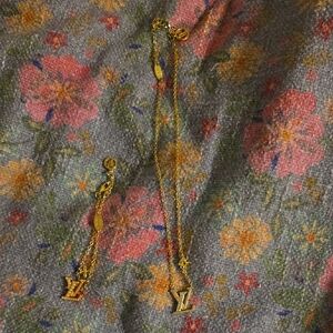 Gold Chain Necklace with Pendant